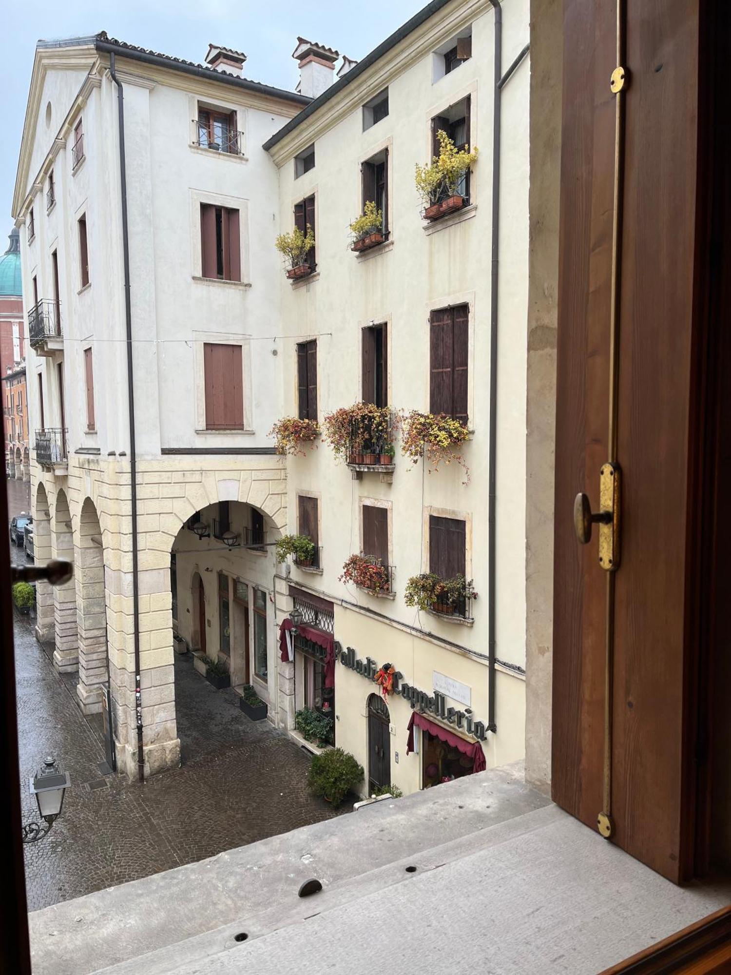 Il Campanile Apartment Vicenza Luaran gambar
